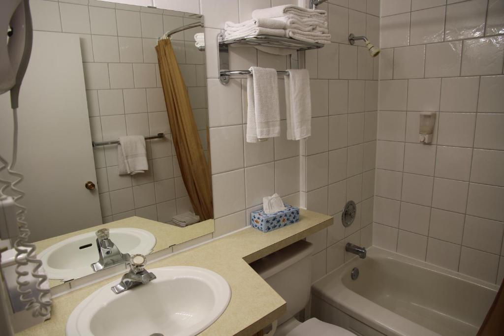 Waterfront Inn Penticton Ruang foto