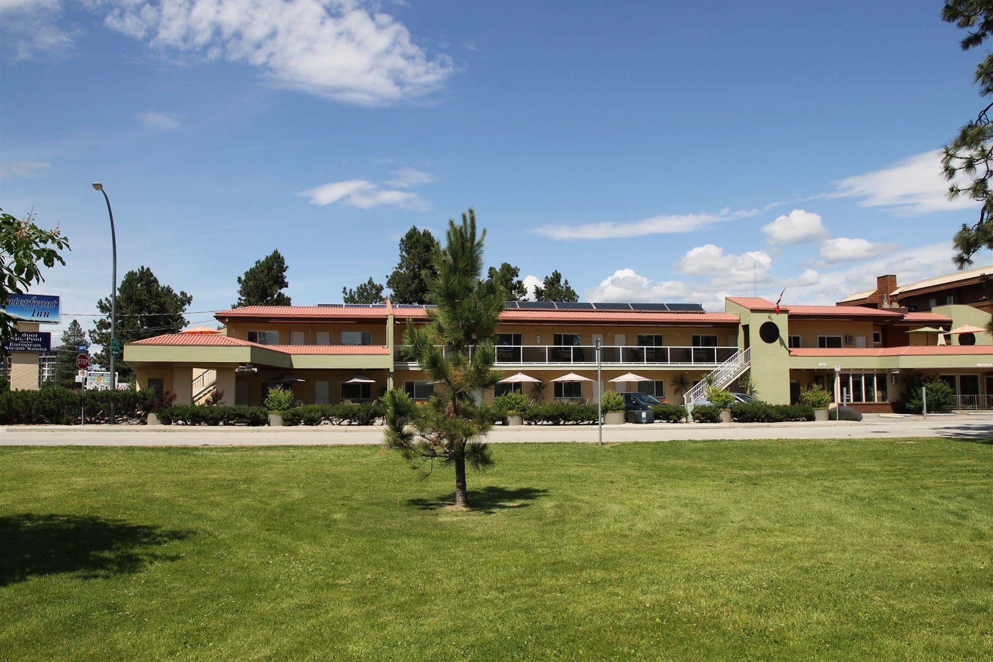 Waterfront Inn Penticton Bagian luar foto