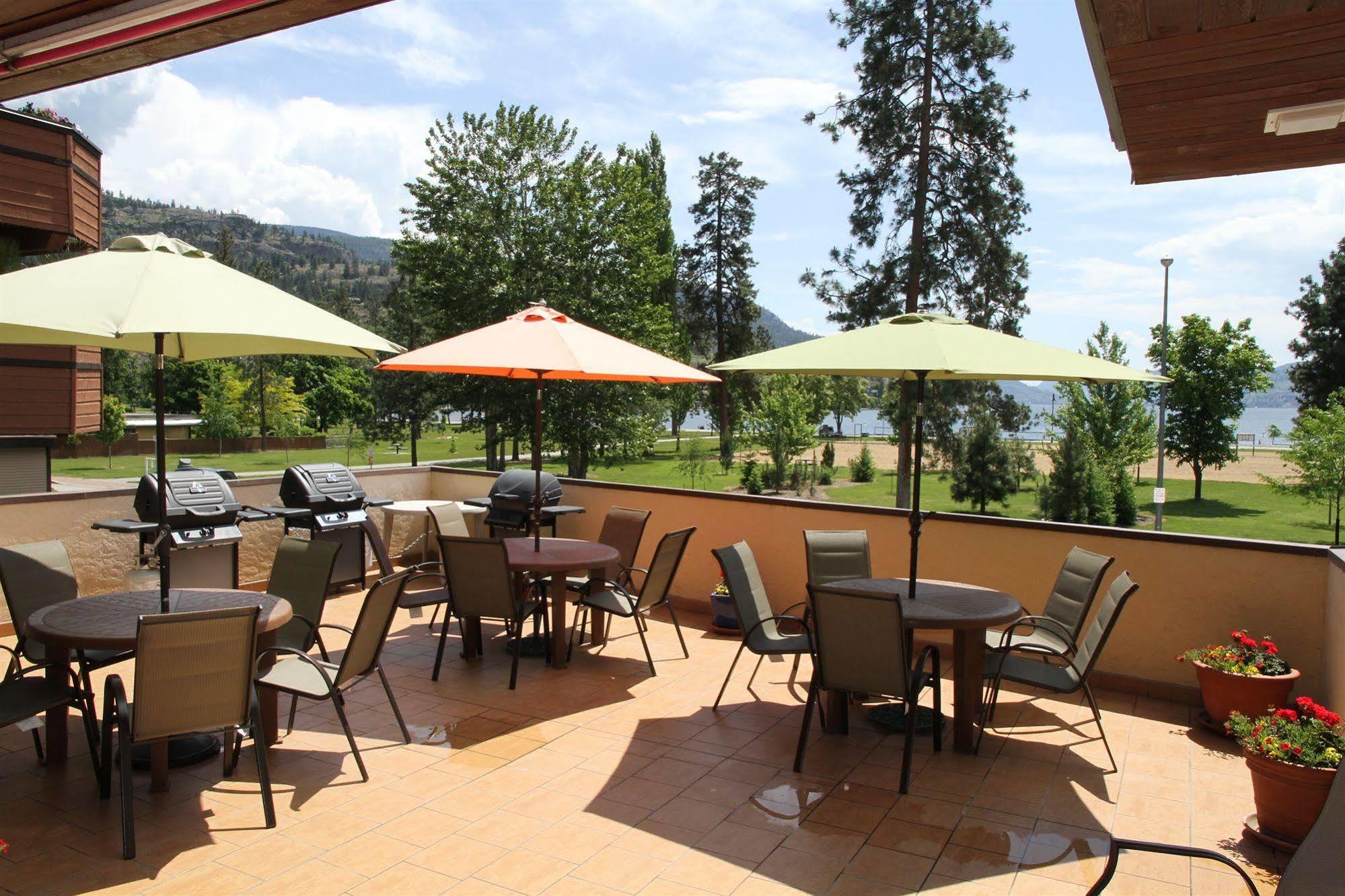 Waterfront Inn Penticton Bagian luar foto